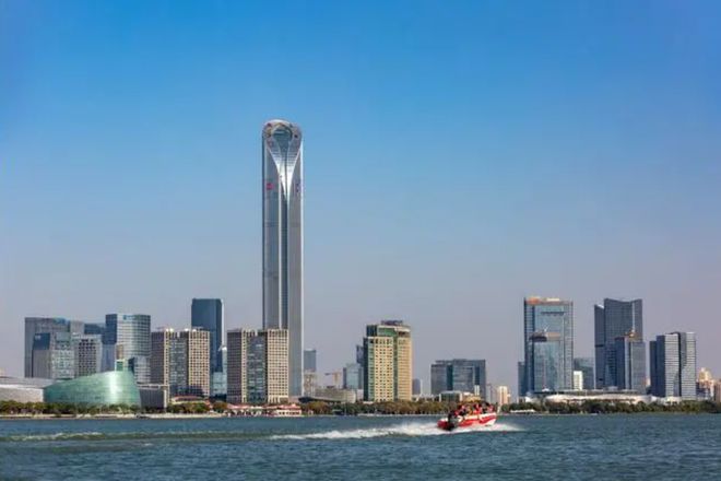 全球300米以上大楼70%是中国制造!都是因为有国产空中造楼机?(图2) 全球300米以上大楼70%是中国制造!都是因为有国产空中造楼机?(图2)