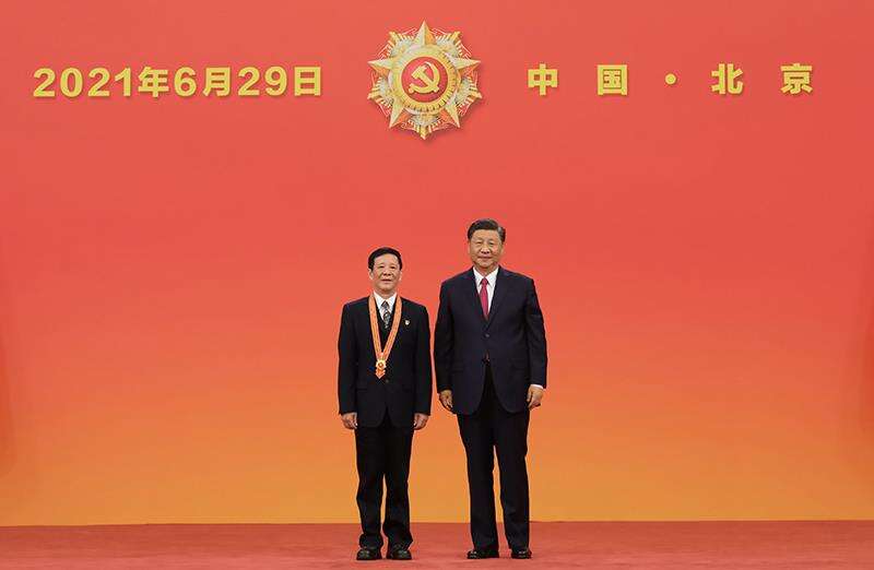 习两会时刻丨“大国工匠是我们中华民族大厦的基石、栋梁”(图3) 习两会时刻丨“大国工匠是我们中华民族大厦的基石、栋梁”(图3)
