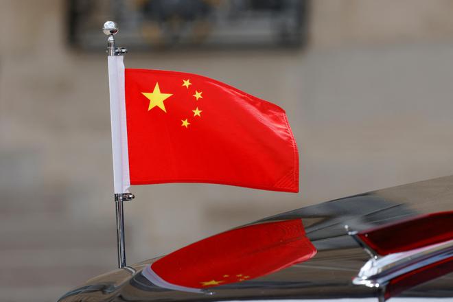 实拍：红旗车开上法国红地毯马克龙近距离欣赏中国制造(图9)