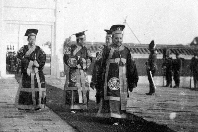 袁世凯只当了83天皇帝“袁大头”却造了75亿枚这是为什么?(图6) 袁世凯只当了83天皇帝“袁大头”却造了75亿枚这是为什么?(图6)