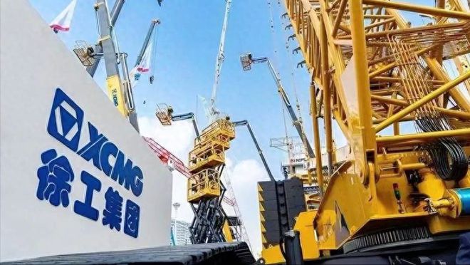 中日机械巨头2023年营收断崖：日本小松