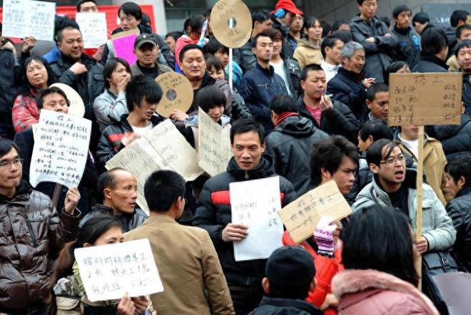年轻人正在逃离工厂！宁可转型外卖小哥“中