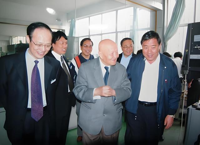 从未涉及想过的道路:靠着一杆鱼竿中国把碳纤维做到世界第一!(图5) 从未涉及想过的道路:靠着一杆鱼竿中国把碳纤维做到世界第一!(图5)