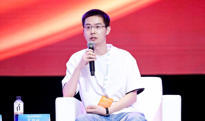 民营企业座谈会现90后造狗少年王兴兴改写中美科技棋局!(图4) 民营企业座谈会现90后造狗少年王兴兴改写中美科技棋局!(图4)