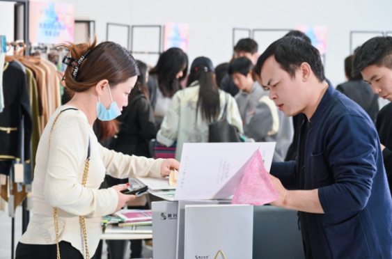 五场粤贸全国收官战!东莞纺织服装对接会开启大湾区智造新篇(图3) 五场粤贸全国收官战!东莞纺织服装对接会开启大湾区智造新篇(图3)