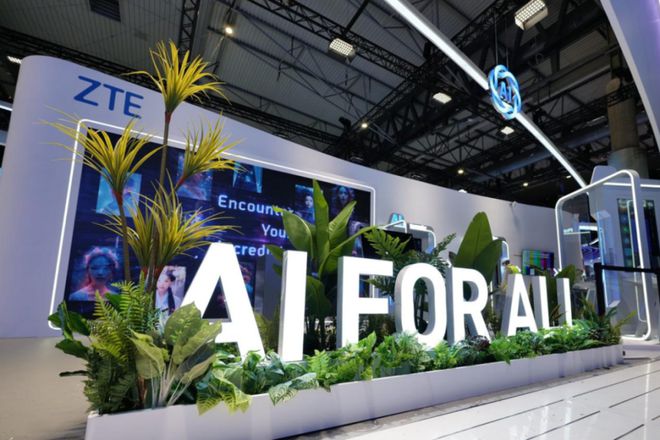 2025世界移动通信大会上西班牙国王点赞深圳智造(图9) 2025世界移动通信大会上西班牙国王点赞深圳智造(图9)